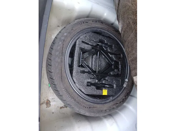 Car image 23