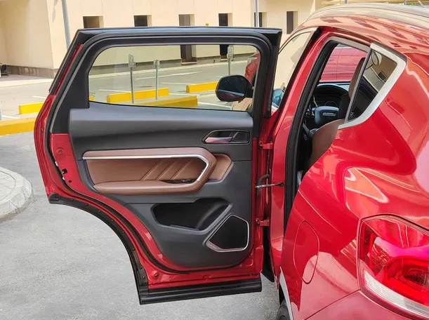 Car image 13