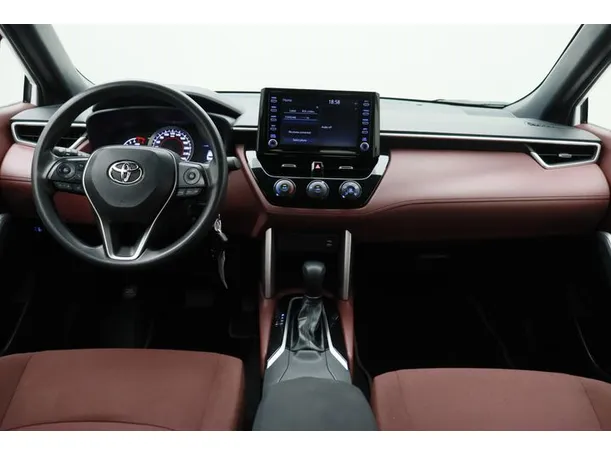 Car image 14