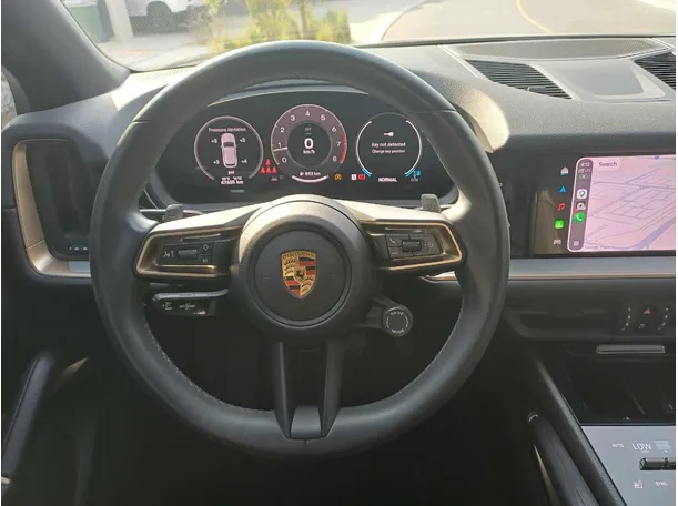 Car image 17