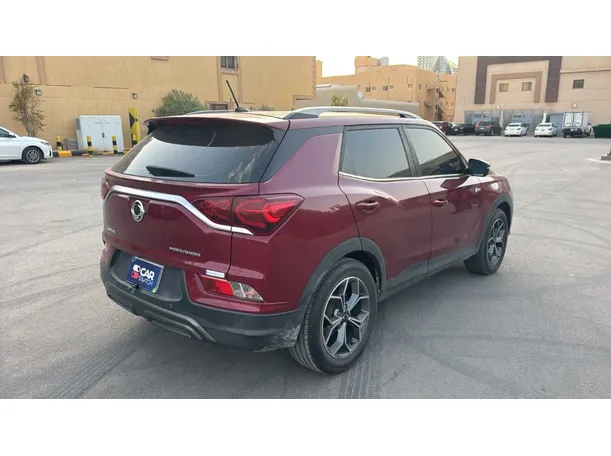 Car image 5