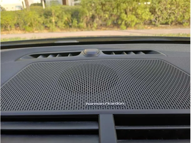 Car image 22