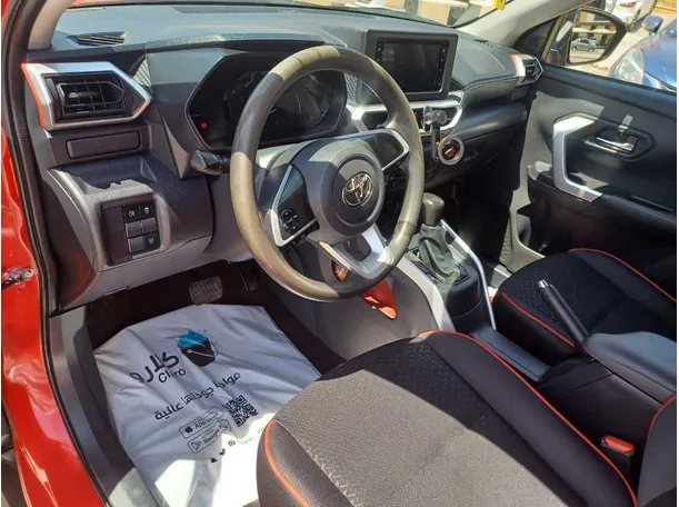 Car image 12