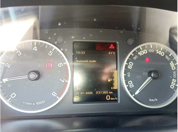 Car image 25