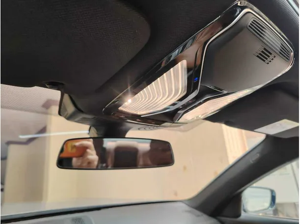 Car image 38