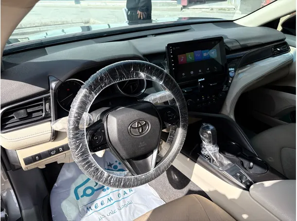 Car image 13