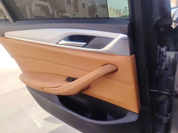 Car image 26
