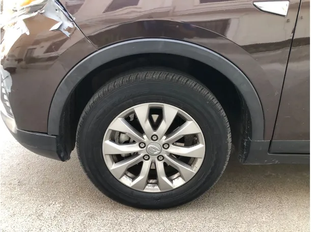 Car image 10