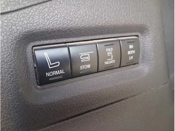 Car image 21