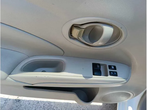 Car image 29