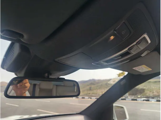 Car image 29