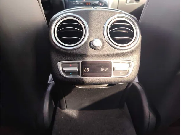 Car image 32