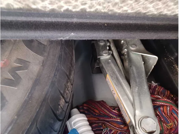 Car image 22