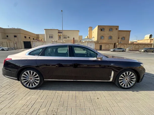 Car image 4