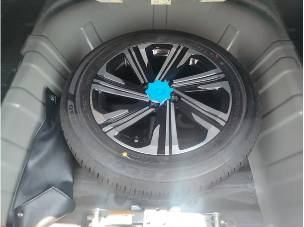 Car image 29