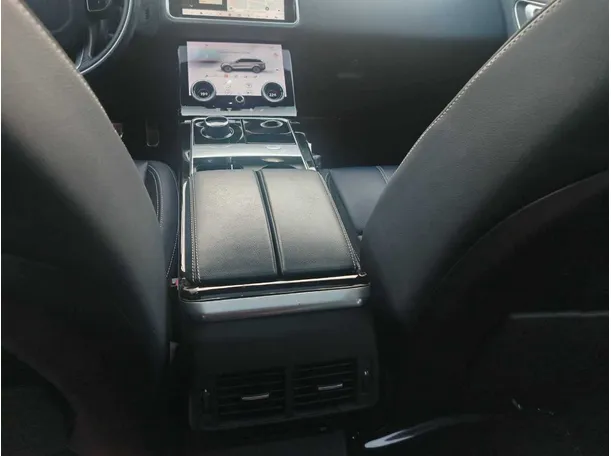 Car image 36