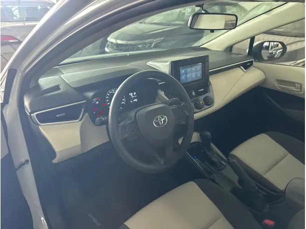 Car image 14