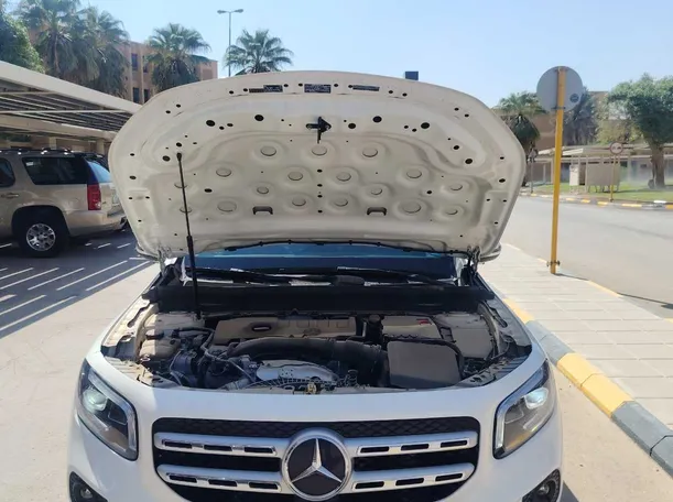 Car image 28