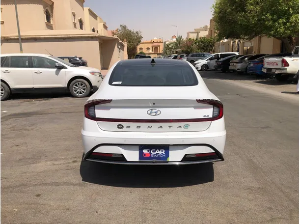 Car image 6