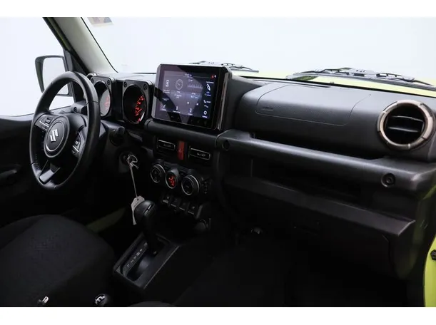 Car image 10