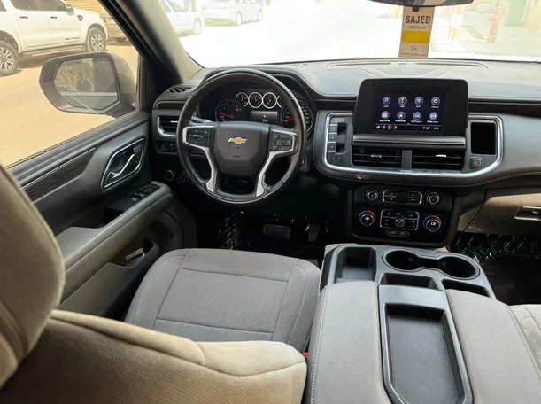 Car image 17