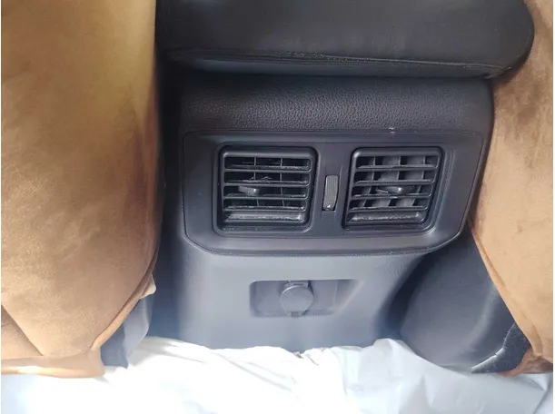 Car image 28