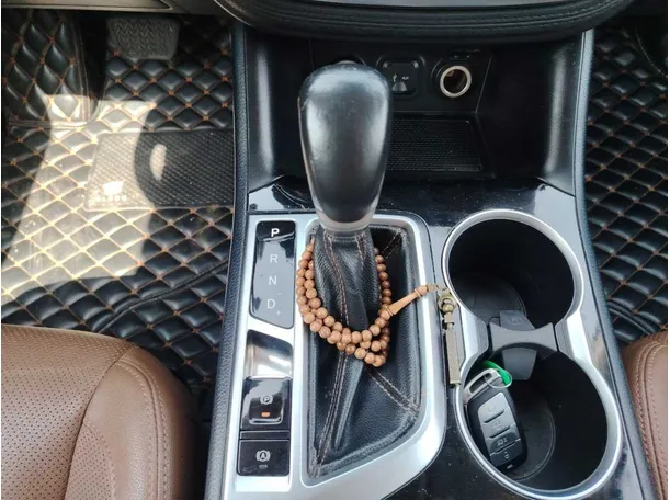 Car image 20