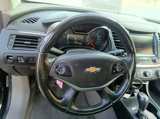 Car image 24