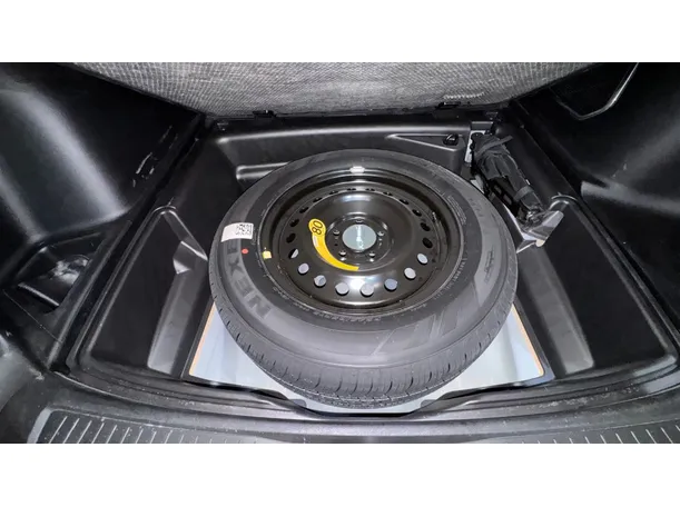 Car image 27