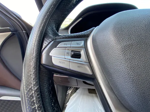 Car image 22