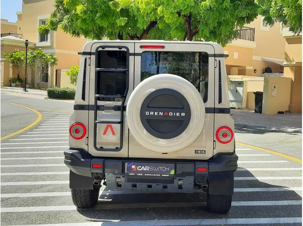 Car image 6