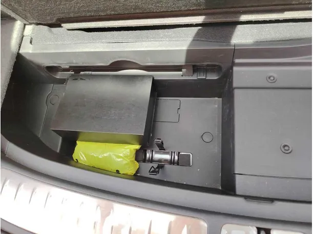 Car image 43