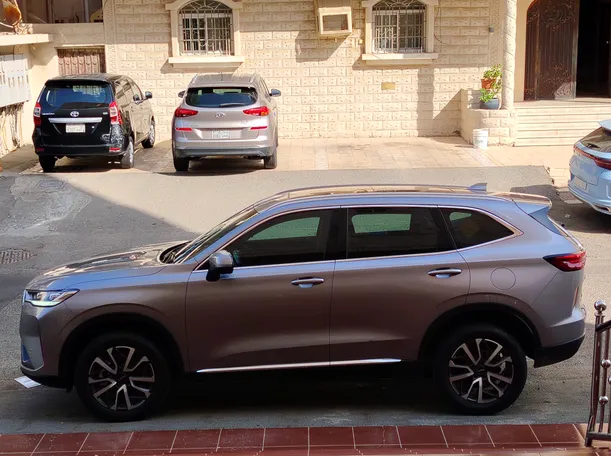 Car image 8