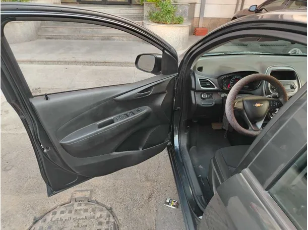 Car image 11
