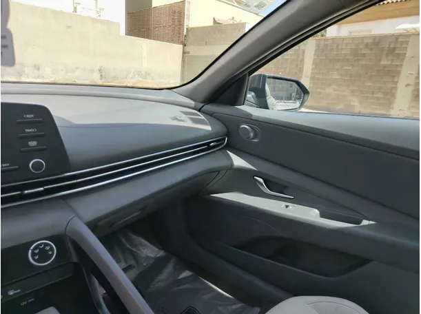 Car image 32