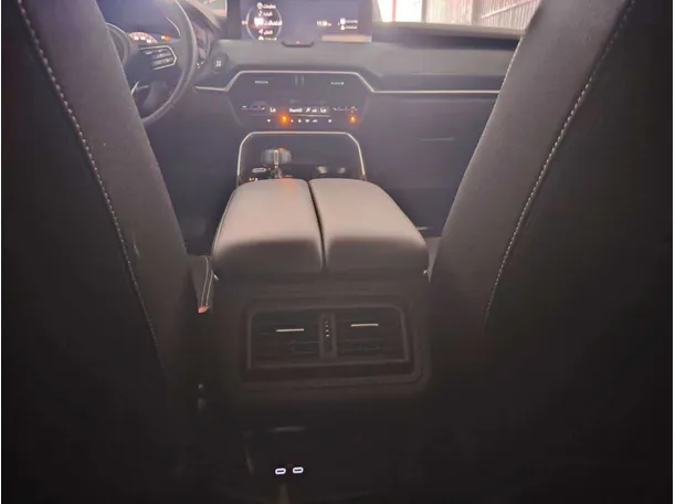 Car image 27