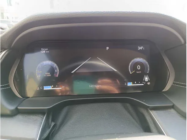 Car image 19