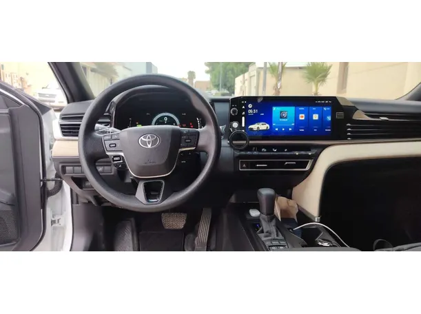 Car image 17