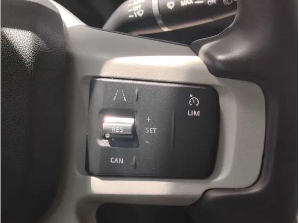 Car image 27