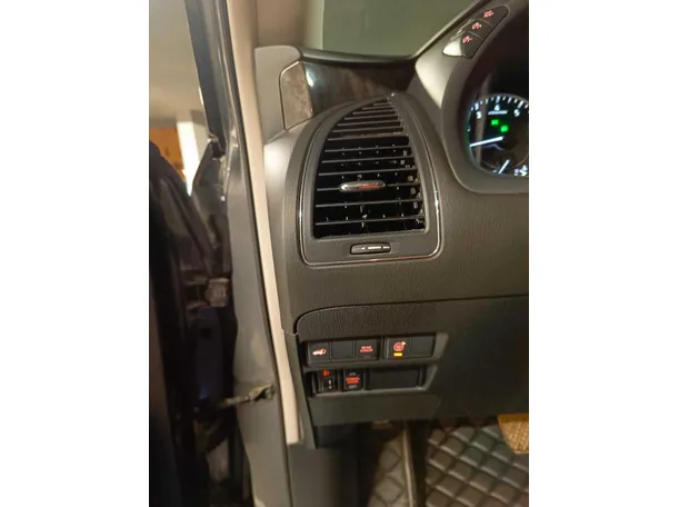 Car image 33