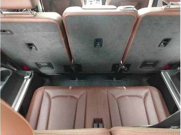 Car image 35