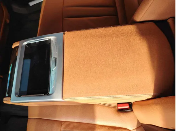 Car image 31