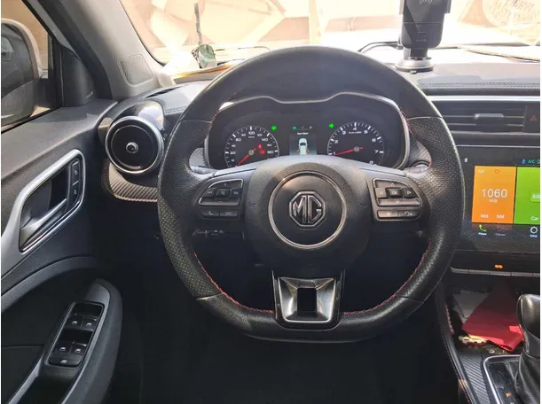 Car image 19