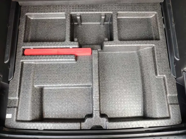 Car image 30