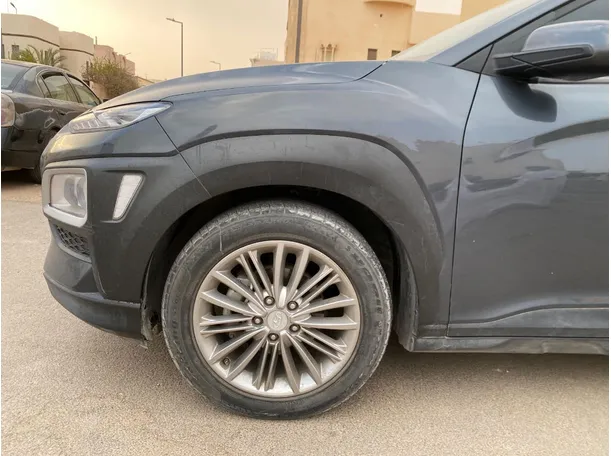 Car image 9