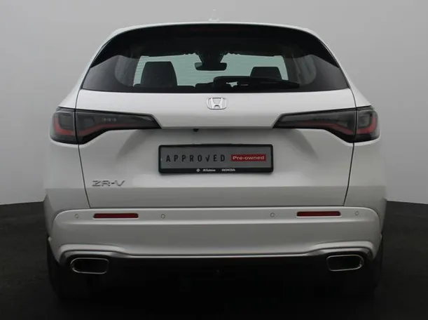 Car image 12
