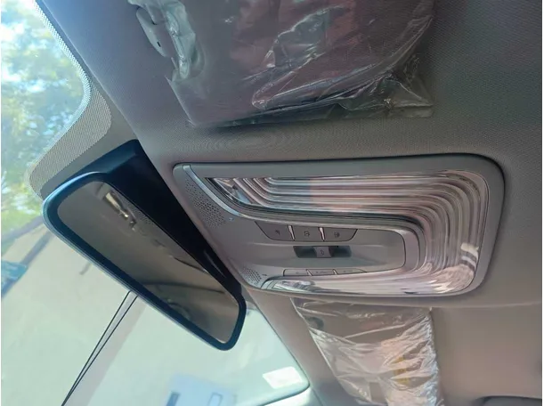 Car image 34