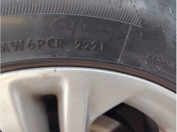 Car image 28