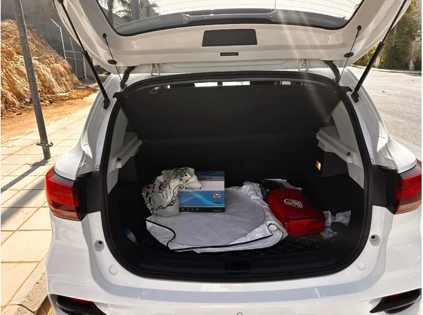 Car image 21