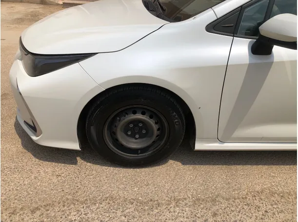Car image 9